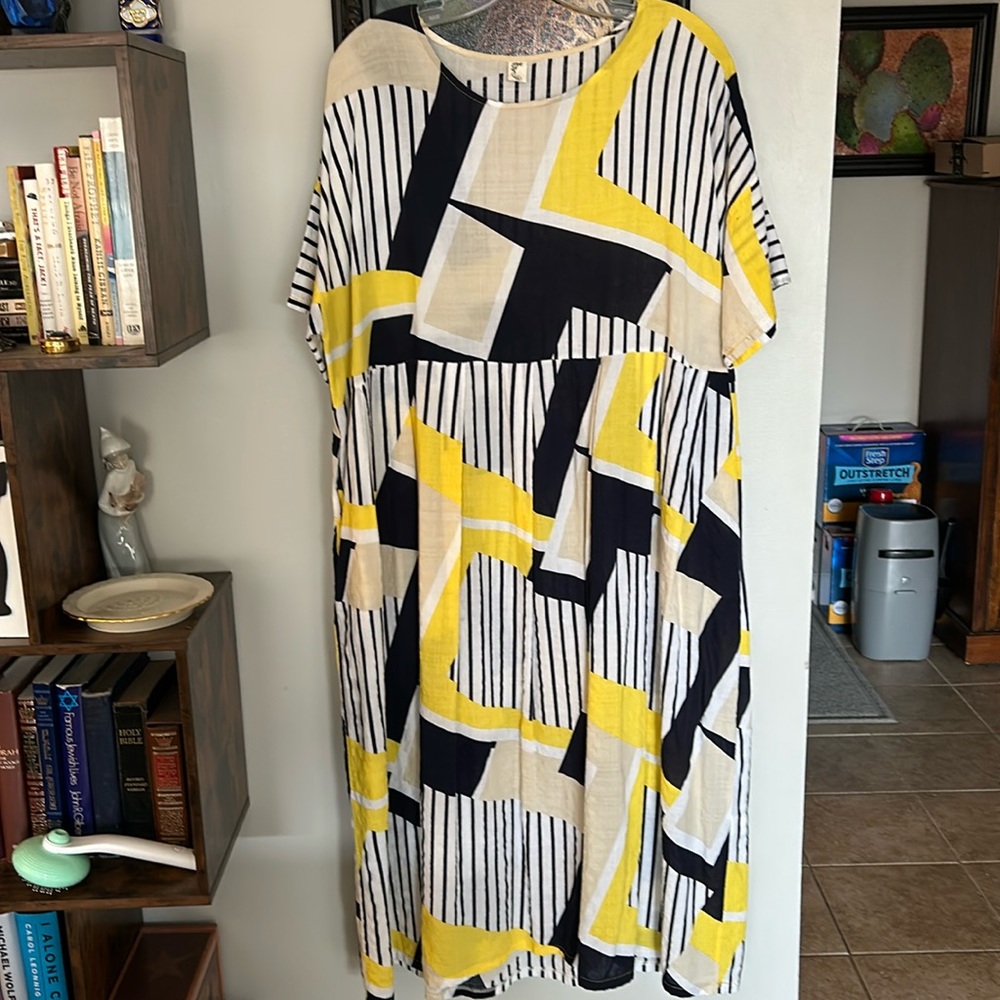 Plus size cotton/rayon easy wear pullover dress.
White/black/yellow